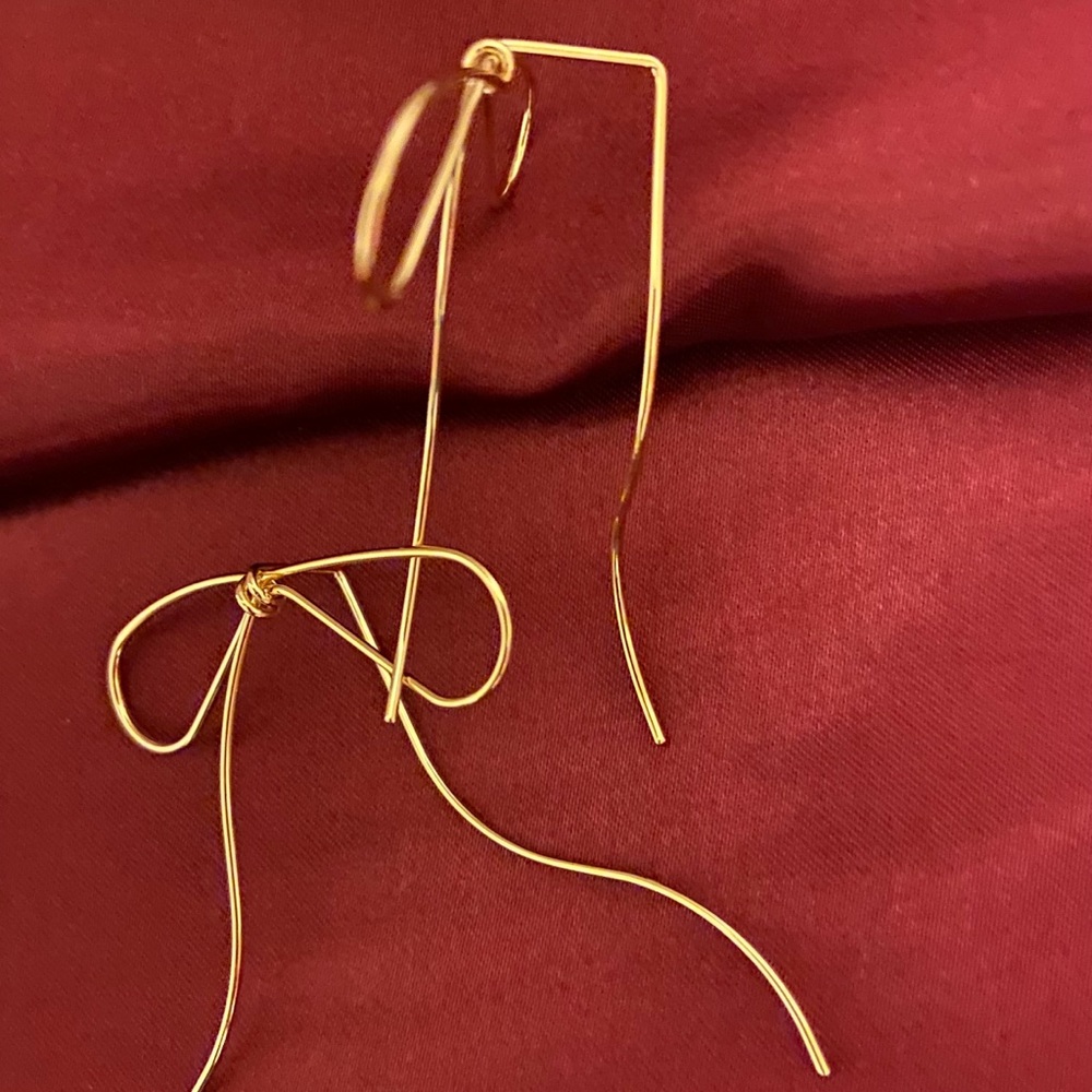 💕LAST One 18K Gold Plated Bow Wire Earrings - Picture 6 of 9